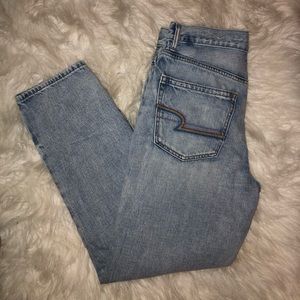 American Eagle 90’s Boyfriend jeans.
